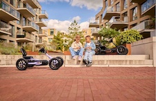 24.20.70.00_8715839105377_BERG Buddy Cross Black_Mood Image_5