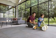 24.50.08.00_8715839076035_BERG GO² Retro Green_Mood Image_3