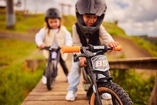 24.74.72.00_8715839090819_BERG Biky Trail Green Handbrake_Mood Image_1