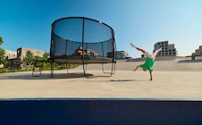 30.35.73.32_8715839101171_BERG Grand Champion Regular 350 Grey + Safety Net Deluxe_Mood Image_3