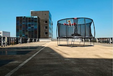 30.35.73.32_8715839101171_BERG Grand Champion Regular 350 Grey + Safety Net Deluxe_Mood Image_7