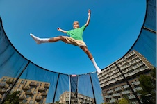 32.35.73.32_8715839084740_BERG Ultim Champion Regular 330 Grey + Safety Net Deluxe_Mood Image_19