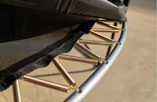 32.35.95.30_8715839084887_BERG Ultim Champion Regular 500 Grey + Safety Net DLX XL_Mood Image_17